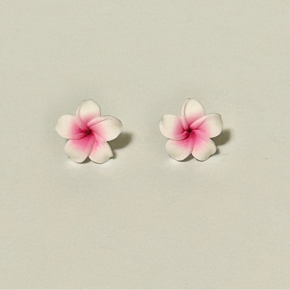 Plumeria NWOT Hawaiian Flower Stud Pierced Earrings (Pink & White) PW-PNT